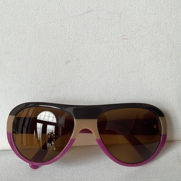 Authentic Prada Sunglasses. - Picture 3 of 12